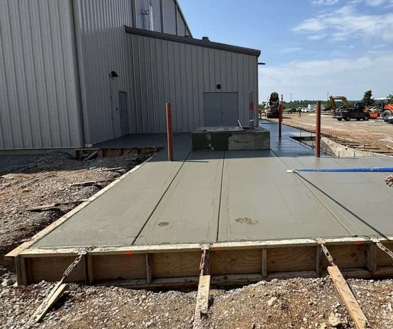 Residential garage slab pour in Gardendale